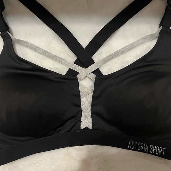 Victoria’s Secret Strappy Sports Bra - Picture 4 of 7